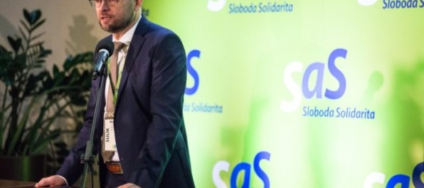 SaS a OĽaNO-NOVA sú proti uvoľneniu dlhovej brzdy, stavbe diaľnic by pomohlo menej kradnutia