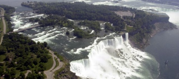 Štát New York chce podporiť turizmus v oblasti Niagarských vodopádov