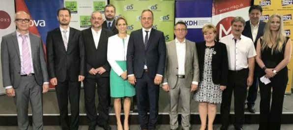 Juraja Drobu podporuje v bratislavských župných voľbách sedem strán, chce vytvoriť moderný región