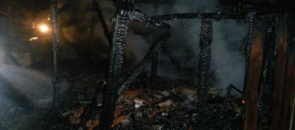 V obci Brestovany horela stodola, zahynuli desiatky hospodárskych zvierat