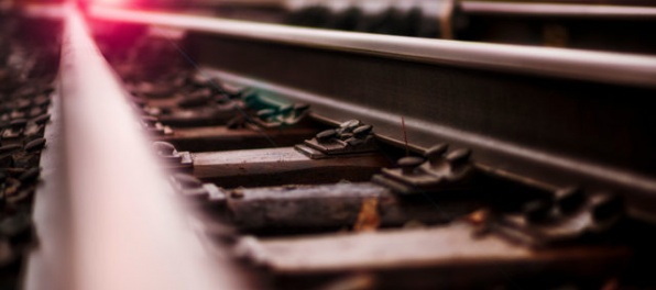 Žena vstúpila do koľajiska, zrážku s nákladným vlakom neprežila