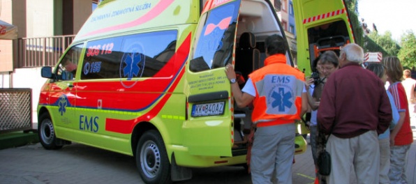 Červený kríž a polícia chcú zvýšiť bezpečnosť na cestách, preveria vodičov v oblasti prvej pomoci