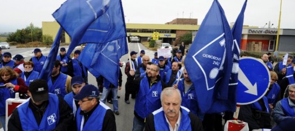 Štát si svojich zamestnancov neváži, odborári pripúšťajú nátlakové akcie