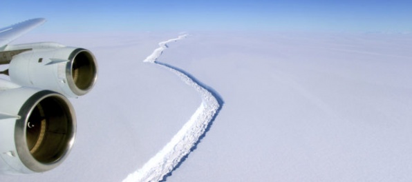 Video: Gigantický ľadovec sa oddelil od Antarktídy, masa ľadu má 6000 kilometrov štvorcových