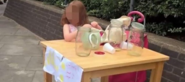 Päťročné dievčatko predávalo limonádu, dostalo pokutu 150 libier