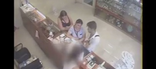 Video: Polícia upozorňuje na cudzincov, ktorí kradnú šperky