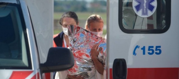 Video: Z Egypta letecky dopravili 13-mesačné dieťa s vážnou infekciou, rodinu prijali na Kramároch