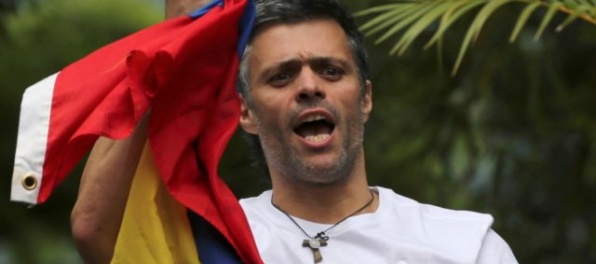 Venezuelská polícia zadržala dvoch opozičných lídrov. ich rodiny netušia, kde sú