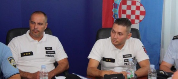 Slovák dostal v Chorvátsku infarkt, slovenskí policajti mu pomohli a usmernili príbuzných