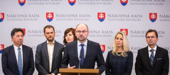 Na Slovensku vládne korupčná koalícia. SaS vyzýva šéfa protikorupčného odboru, aby opustil úrad