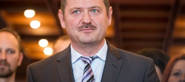 Súčasná vláda na ľudí kašle, Zsolt Simon ju označil za vládu korupcie a klientelizmu