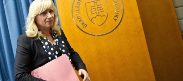 Danko sa snaží prekryť problém eurofondov, Radičová predčasné voľby neočakáva