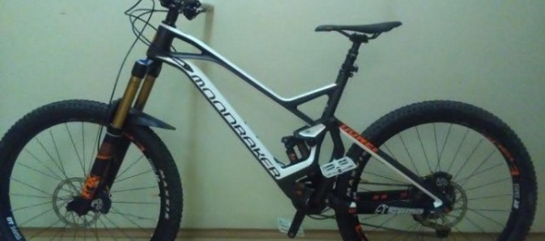 Opitý Poliak ukradol luxusný bicykel za 8 000 eur, hrozí mu trest až na dva roky