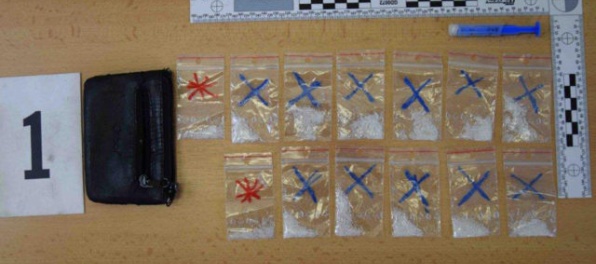 Polícia našla pri kontrole auta fentanylové náplasti, mužom hrozí väzenie na tri až desať rokov