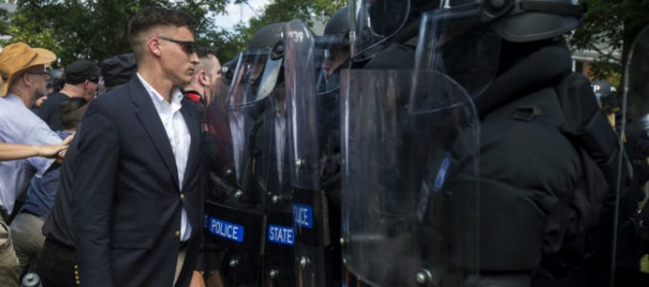 Video: Muž, ktorý vrazil autom do protestujúceho davu vo Virgínii, čelí obvineniu z vraždy