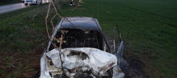 Vodič zaspal a prešiel do protismeru, nehoda si vyžiadala štyroch zranených