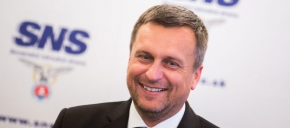 Koaličná kríza podľa Baránka zažehnaná nie je, SNS označil za nevypočítateľného partnera