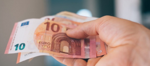 Dávajte si pozor na podvodníkov, muž sa vydáva za technika a pýta si hotovosť