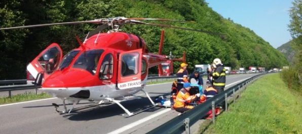 Žena spadla z motorky, vrtuľník ju odviezol do nemocnice