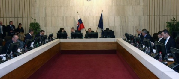 Ministri Smeru-SD prídu na rokovanie vlády napriek požiadavke Danka