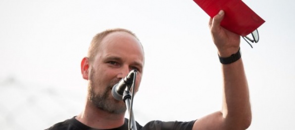 Fico je podľa Viskupiča provokatér. Rozpráva, ako sa krajine darí, aby prekryl vládnu krízu