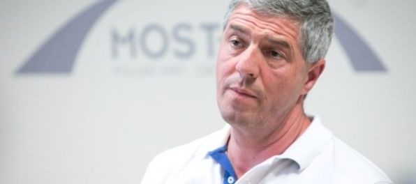 Most-Híd považuje odkazovanie požiadaviek strán cez médiá za nezrelý politický marketing