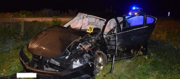 Foto: Pri dopravnej nehode zahynula vodička, zišla mimo cesty do priekopy a vypadla z auta