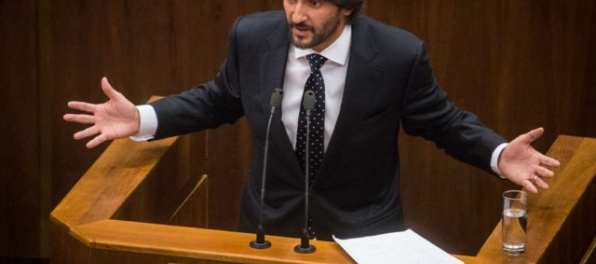 Výbor nerokoval o tragickej policajnej streľbe, minister Kaliňák je mimo Slovenska