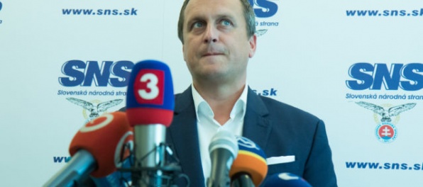 Aktualizované: SNS nevidí alternatívu v opozícii, z vládnej koalície neodchádza