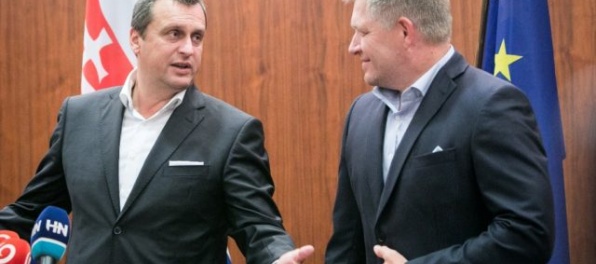 SNS chce Richterovu hlavu, Fico spojí hlasovanie o dôvere vlády s odvolaním ministra práce