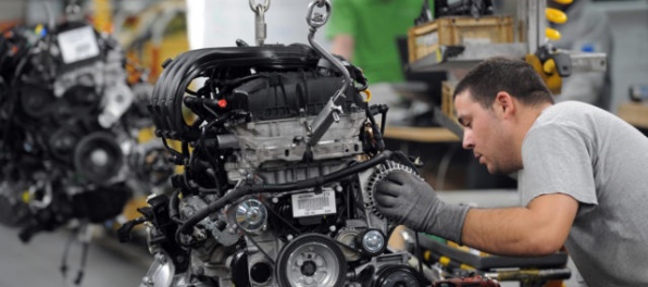 Na Slovensku chýba najviac operátorov výroby, Jaguar môže nedostatok prehĺbiť