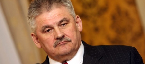 Richter podľa SNS nedosahuje kvality ministra, ktorý by mal „položiť“ vládu