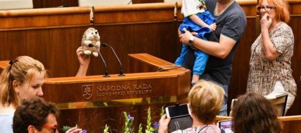 Ľudí trápi korupcia aj zlý stav zdravotníctva, poslancom hovorili aj o svojich problémoch