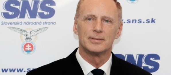 SNS nemá kandidáta na nového ministra školstva, o osude Richtera bude rokovať poslanecký klub