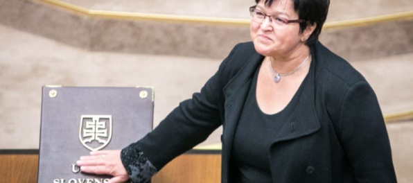 Poslanci sa po prázdninách vrátili do parlamentu, náhradníčka Jahnátka zložila sľub.