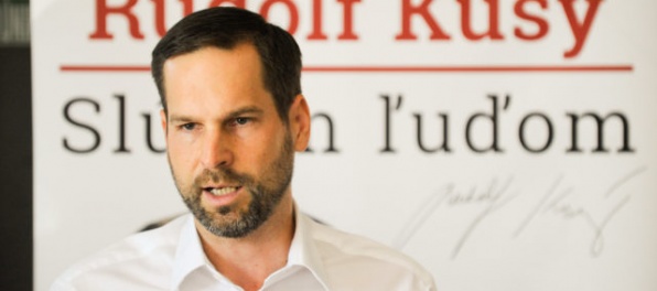 Starosta Nového Mesta Rudolf Kusý odovzdal kandidačnú listinu na župana Bratislavského kraja