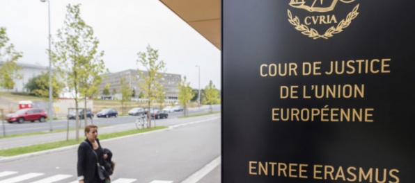 Súdny dvor zamietol žalobu Slovenska a Maďarska pre povinné kvóty utečencov