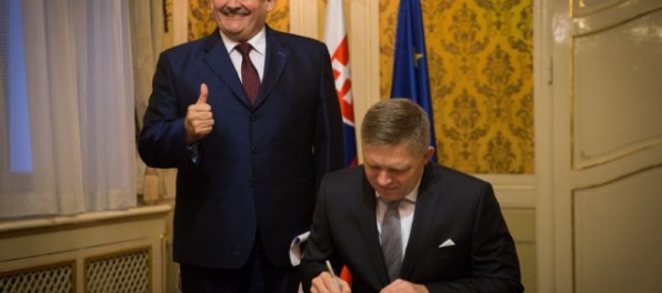 Návrh na odvolanie ministra Richtera je podľa premiéra Fica smiešna hra opozície