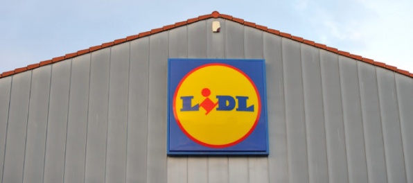 KDH zvažuje vyzvať Slovákov na bojkot predajní Lidl za vymazanie krížov na obaloch potravín