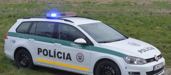 Policajti našli v dome opustenú iba deväťmesačnú Lenku