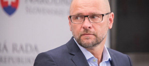 Udržaním ministra Richtera sa podľa SaS skončilo obdobie vládnej pretvárky