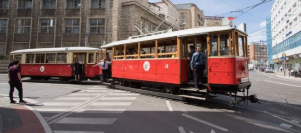 Rozlúčka s letom obmedzí MHD v Bratislave, bude premávať aj historická električka