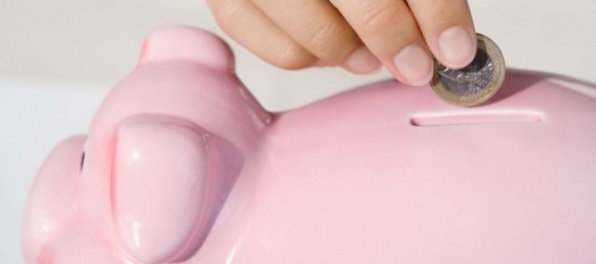 Väčšina Slovákov si nevytvára dostatočnú rezervu. Koľko eur z výplaty si odkladáte vy?