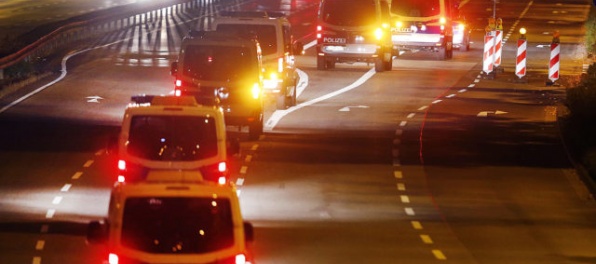 Gang, ktorý predával falošné sobášne dokumenty utečencom, zadržala polícia