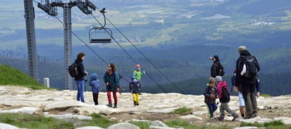 Chodníky môžu byť zasnežené a šmykľavé, horskí záchranári varujú turistov vo Vysokých Tatrách