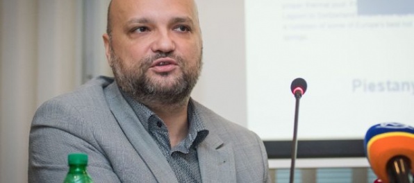 Bývalý štátny tajomník ministrov Počiatka a Mikloša radí vláde Tadžikistanu