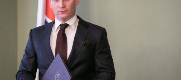 Vláda schválila Hlivákov mesačný plat, nový predseda ÚVO mesačne zarobí tisícky eur