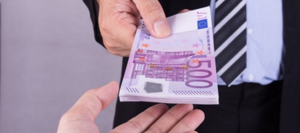 Bývalých manažérov švédskej Telie stíhajú pre korupciu