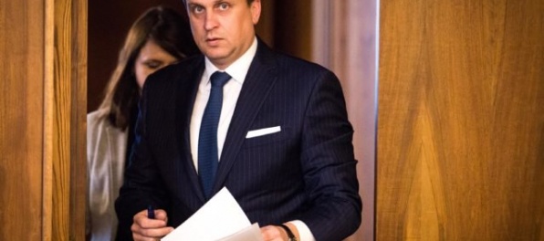 Slovensko bude kontrolovať lobing pri nákupe vojenskej techniky, Danko zrušil cestu do Švédska