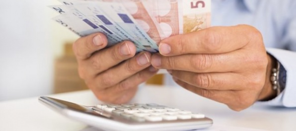 Dávky v hmotnej núdzi sa majú zvýšiť, dvojica s jedným až štyrmi deťmi dostane 168,40 eura